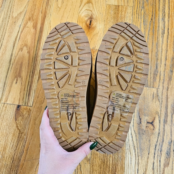 Mudd Size 7 Womens Tazz Style Slipper Boots Vegan Faux Fur Brown Tan Embroidered - Picture 4 of 5